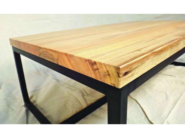 Producem blaturi (panouri) din lemn de pin cu lamela continua pe diverse grosimi si lungimi.